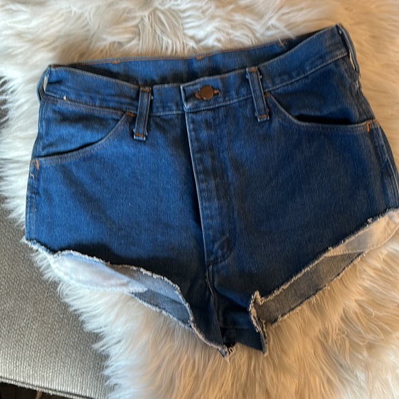 Wrangler Shorts - Cut offs - Picture 3 of 4